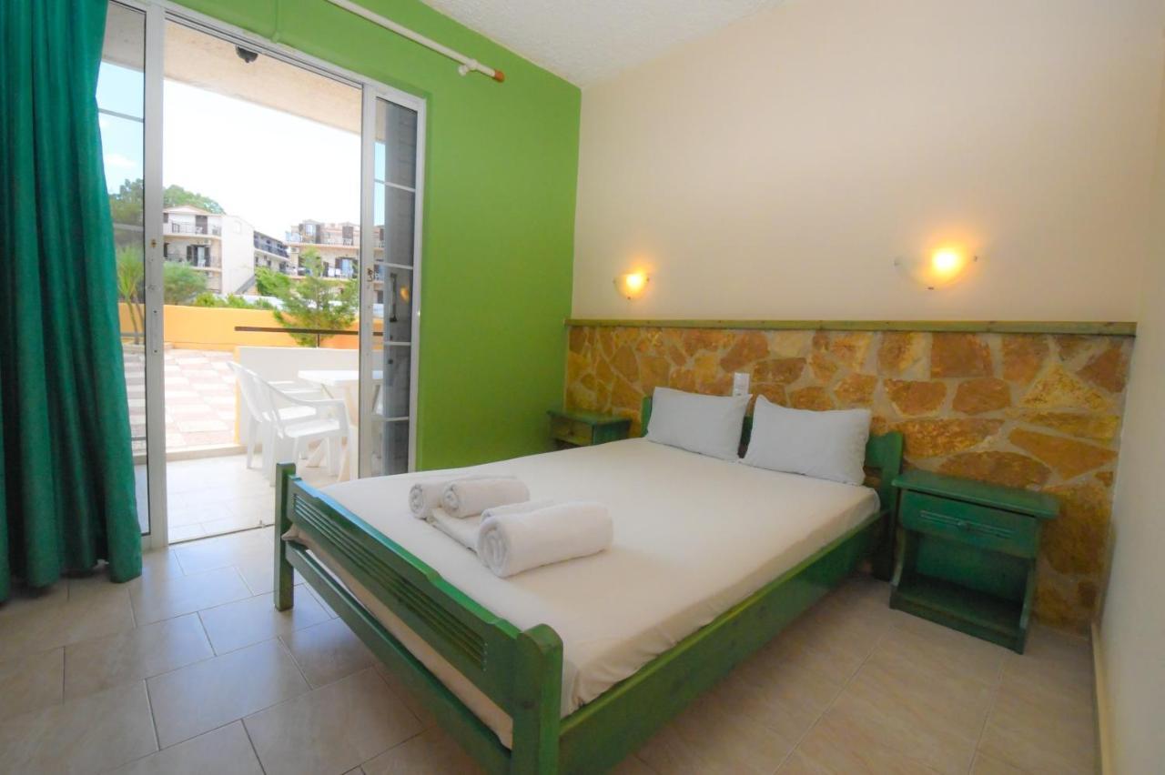 Vanessa Hotel Kalamákion Chambre photo