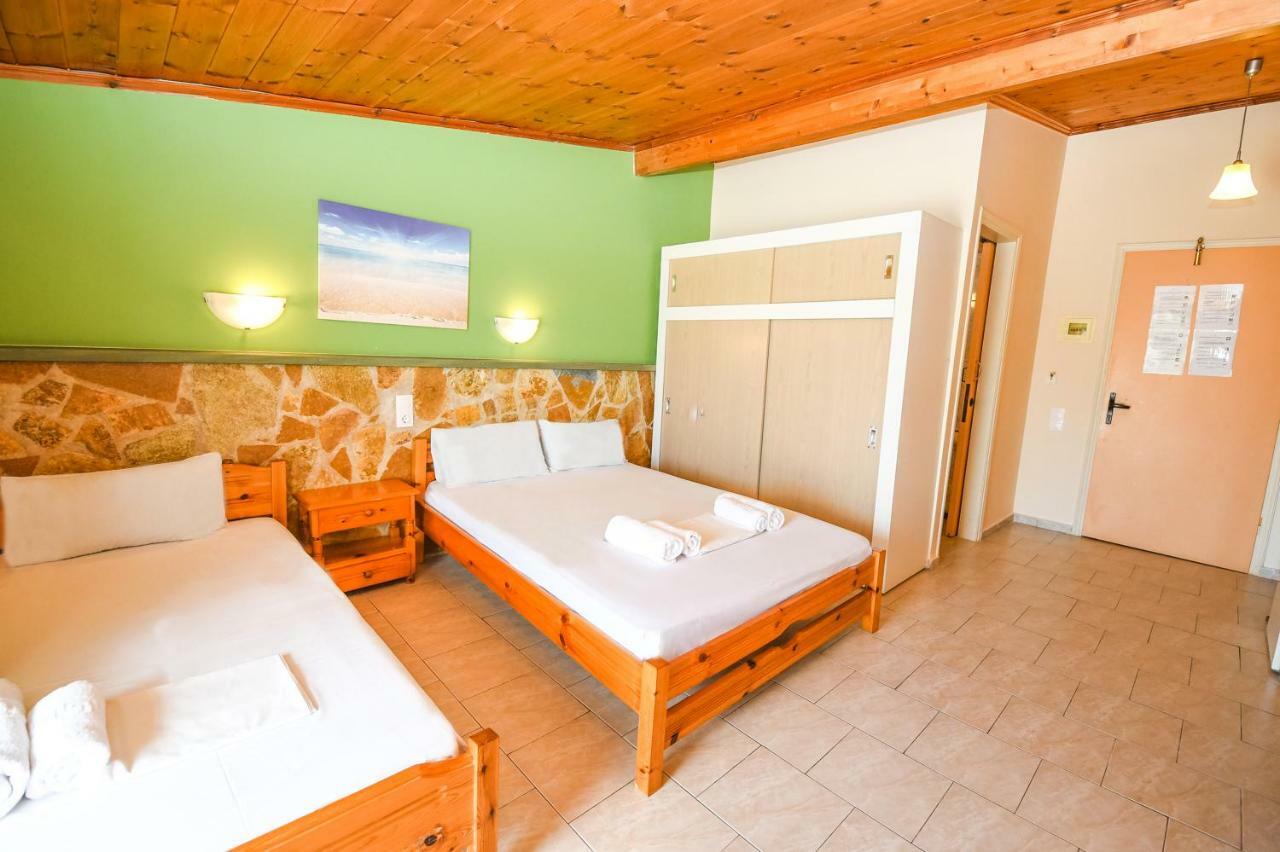 Vanessa Hotel Kalamákion Chambre photo
